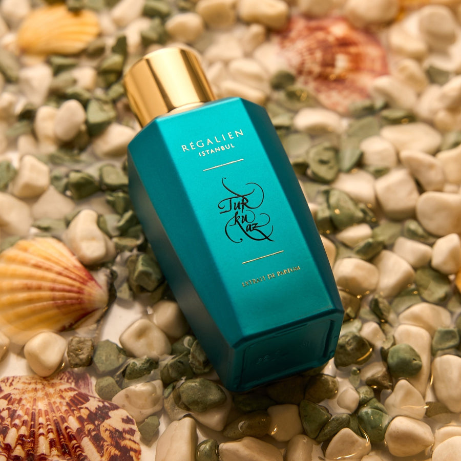 Turkuaz is a Woody Aquatic fragrance for women and men